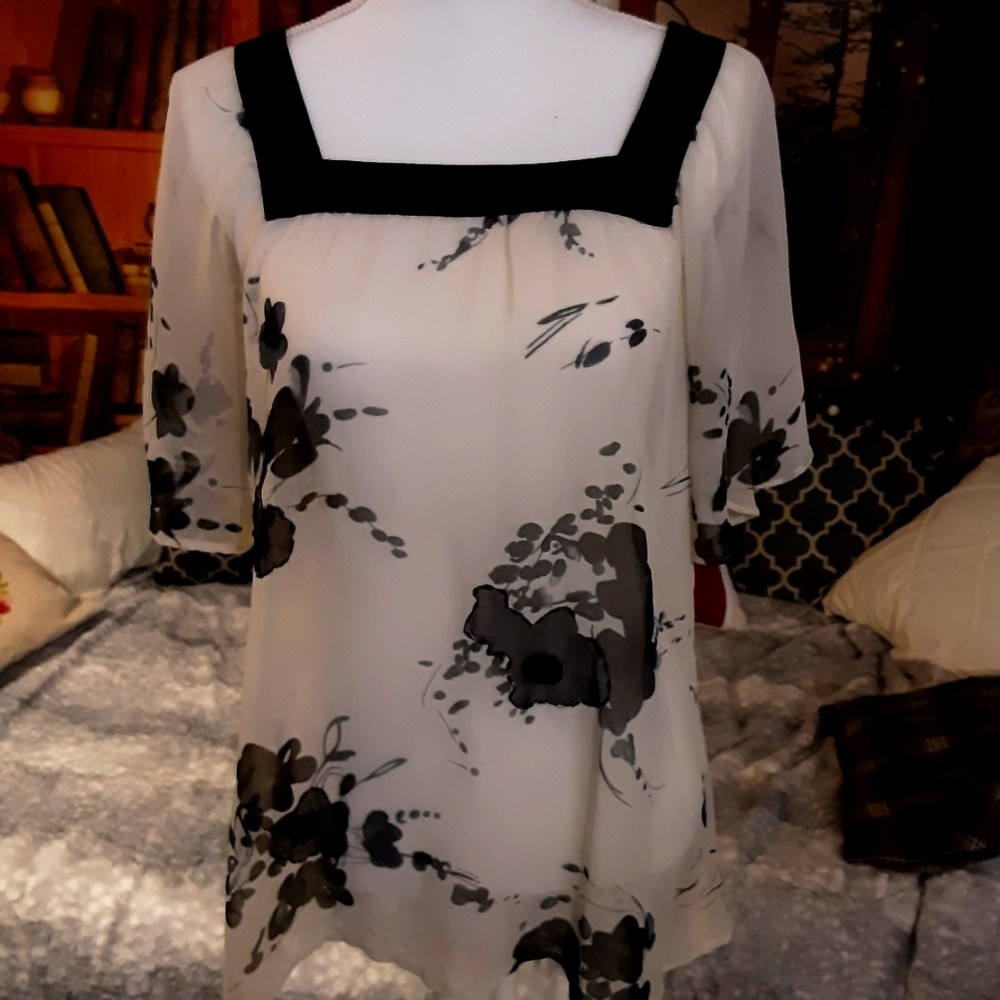 Pretty flowered top